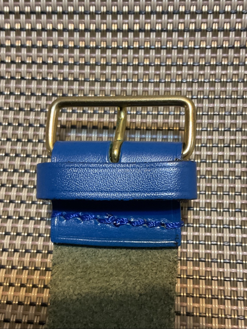 Louis Vuitton Blue Leather luggage strap with Gold-Tone Buckle - Picture 8 of 10